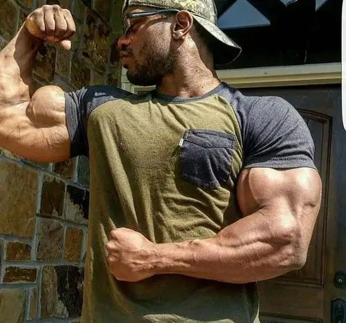 胳膊的肌肉练多粗,才叫完美?