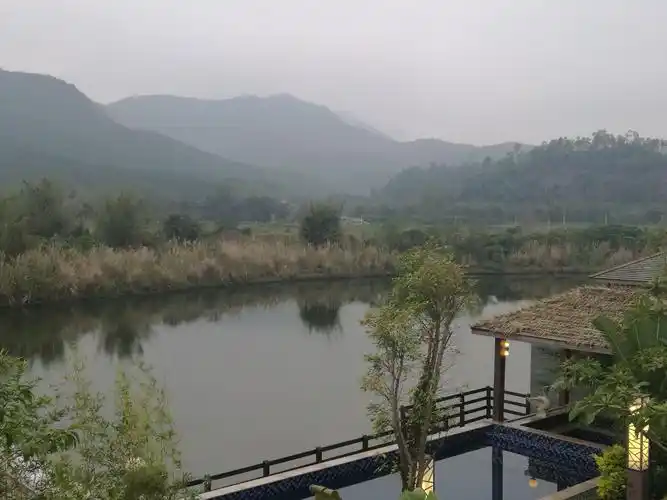 赤石水底山温泉度假村