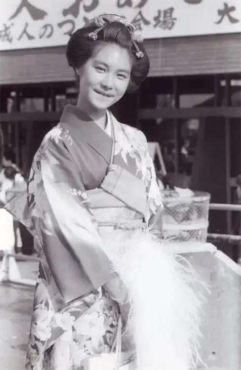 19701990年代日本女星的成人礼照片你肯定没看过