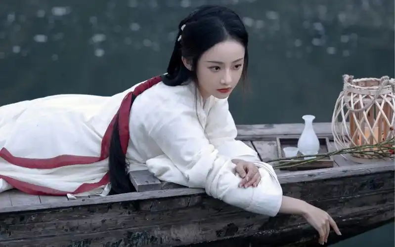 你可以永远相信吴佳怡的古装造型太美了