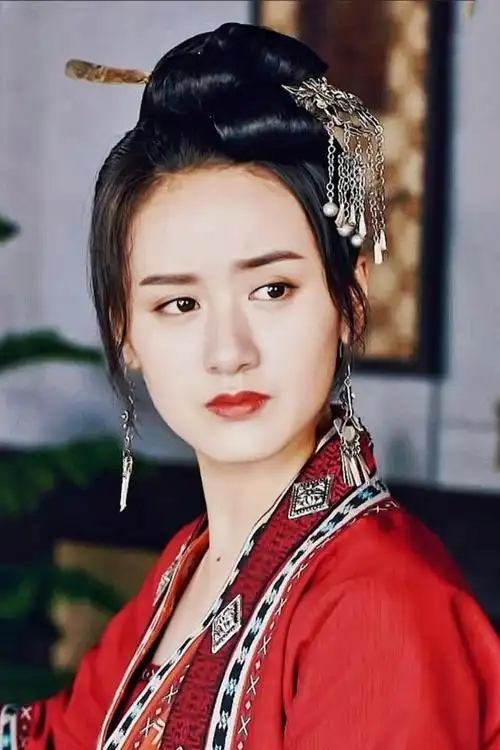 《听雪楼》袁冰妍十四套衣服,红色就有七套,但最后一套最惊艳!