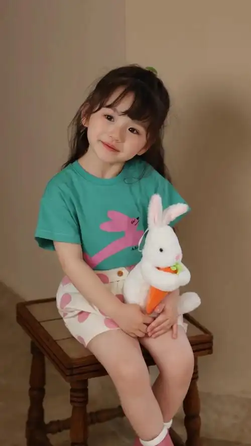 夏日衣橱里怎么可以少得了t恤#时尚界不能没有人类幼崽 #萌娃 - 抖音