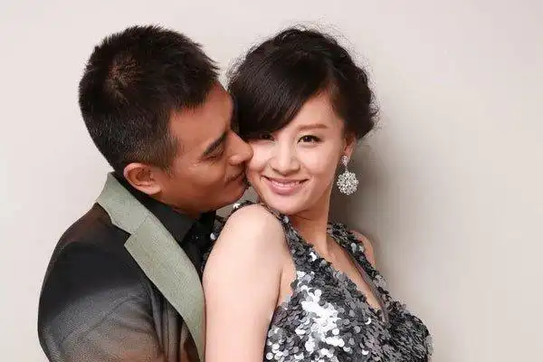 陈龙第一任妻子张远是谁 和现任妻子章龄之是二婚吗(2)