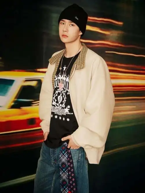 王一博这就是街舞6总决赛街头风大片