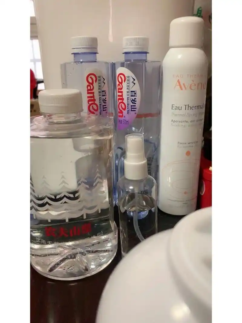 冷喷补水我选农夫山泉 大红脸治愈中我是混合型肌肤偏油面颊偏干过敏