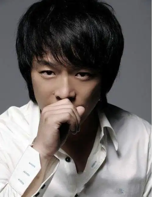 黄渤年轻照曝光颜值逆天老婆陪他吃苦不是没有原因今终成影帝