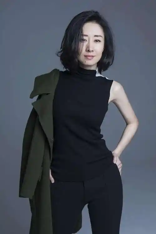 47岁刘敏涛提出离婚,丈夫哈哈大笑,直言离开我你连饭都吃不上