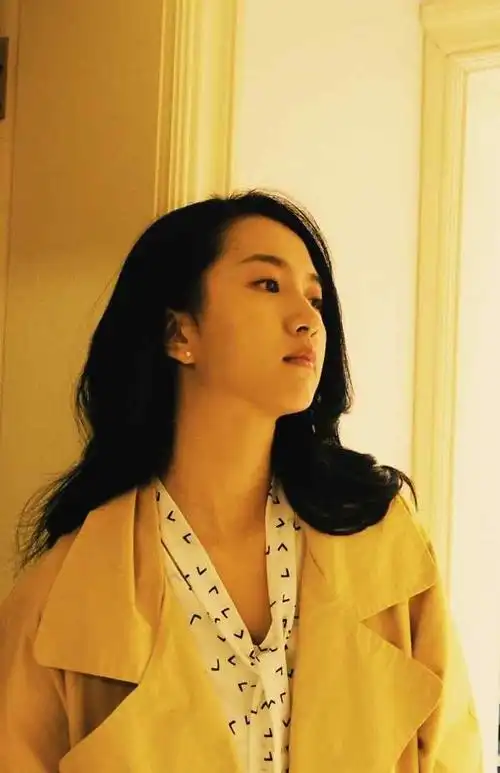 关于许龄月照片相关信息