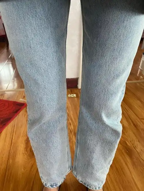 牛仔裤膝盖鼓包