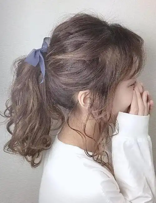 少女扎发型的多种扎法 头发扎起来做个美美的小甜心