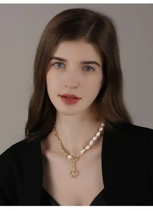 520礼物戴拉爱心形淡水珍珠项链女潮网红ins嘻哈复古巴洛克粗锁骨链