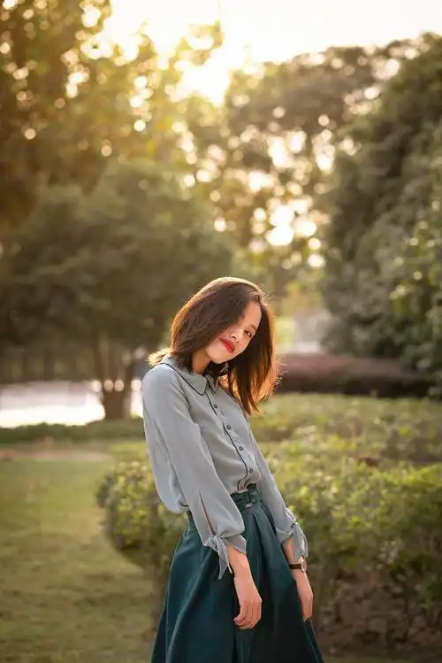 女生写真15个姿势我们刚拍摄人物的时候,不知道怎么让模特摆造型