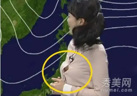 韩女主播豪乳走光 女星胸部过大撑破衣