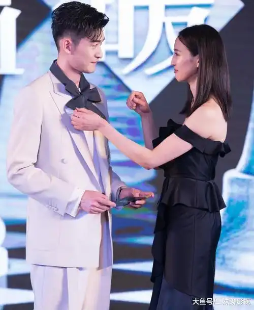 张翰张钧甯同台, 暧昧不断, 网友: 抱住那一刻, 张钧甯低头脸红了