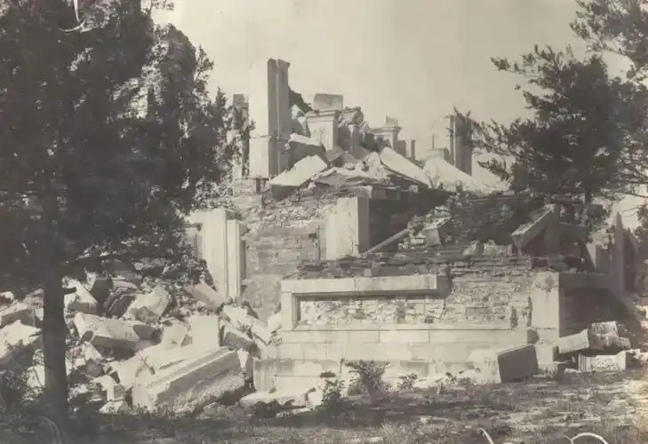 一百多年前,两个外国游客,拍到了被毁前的圆明园