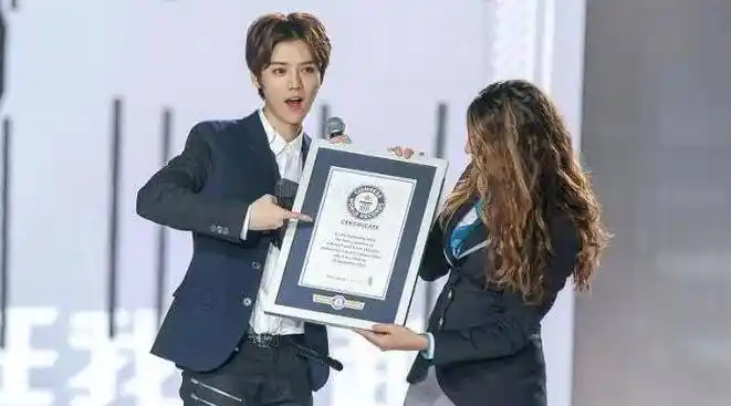 原创从娘里娘气到被夸真爷们30岁的鹿晗到底干了啥