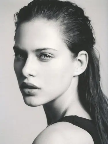 优雅而唯美的黑白色调美女人物图片