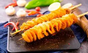 龙卷风薯塔美食摄影图片