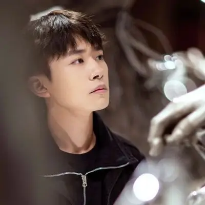 易烊千玺头像帅哥明星易烊千玺帅气图片女生专用