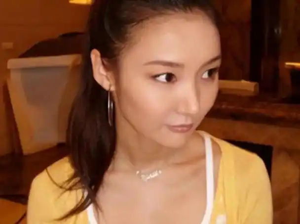 "恶少"王烁:睡遍娱乐圈女星,掌掴继母王艳,枪指刘涛老公王珂