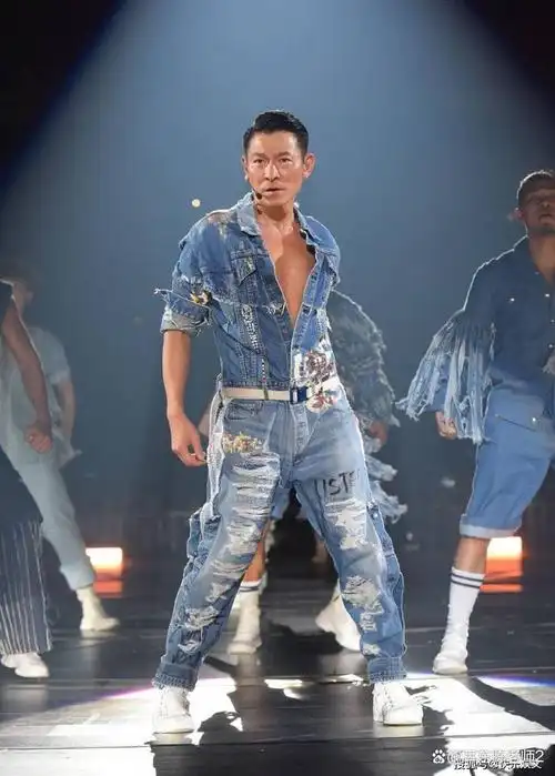 华语乐坛传奇巨星刘德华,明年夏天将在内地举办巡回演唱会.