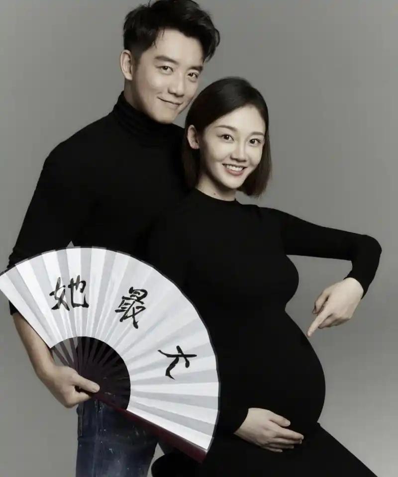 看了郑恺和苗苗的孕期写真,长肚子不长肉也太让人羡慕了吧?