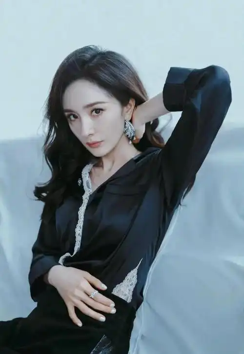 高清锁屏壁纸《杨幂》 第1626期|手机壁纸_网易订阅