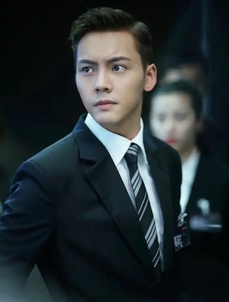 2021 寸头的陈伟霆也是很帅的