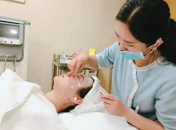 点阵激光除了祛痘坑还有多重效果术后要记得做好护理工作