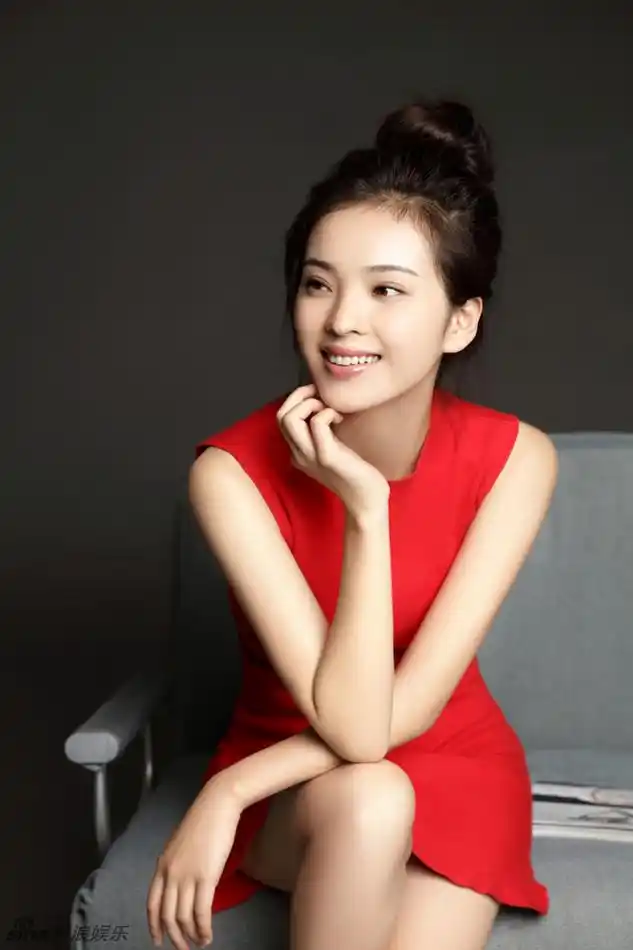 19 11:45:37 1 / 5 新浪娱乐讯  近日,90后演员潘小样曝光一组写真