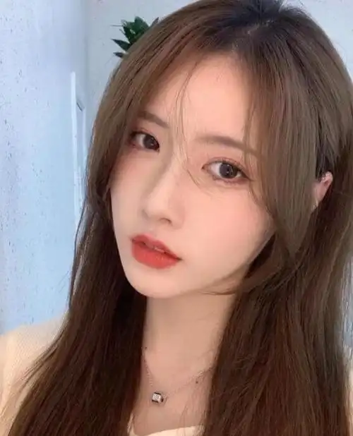 2021年最美法式刘海充满青春活力