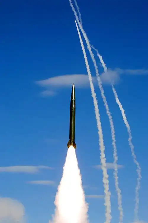 图文二炮东风3导弹发射