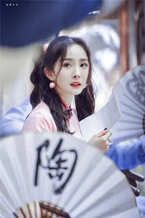 杨幂民国学生造型