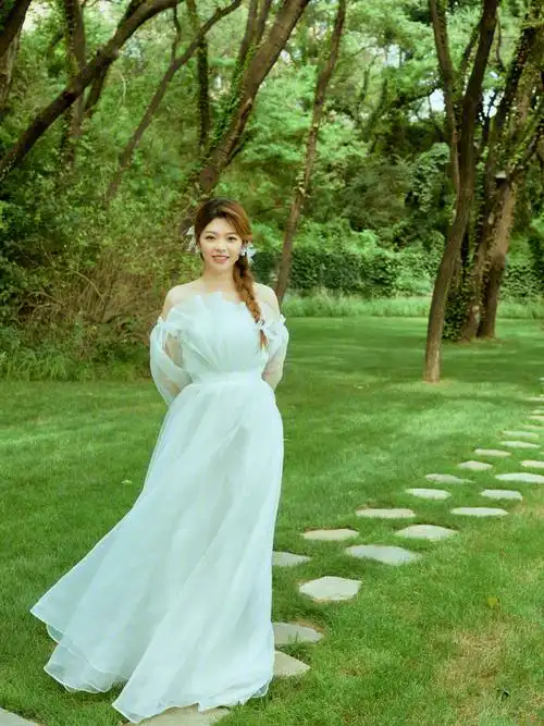 各位刘亦菲仙女看看我的婚纱照怎么样60