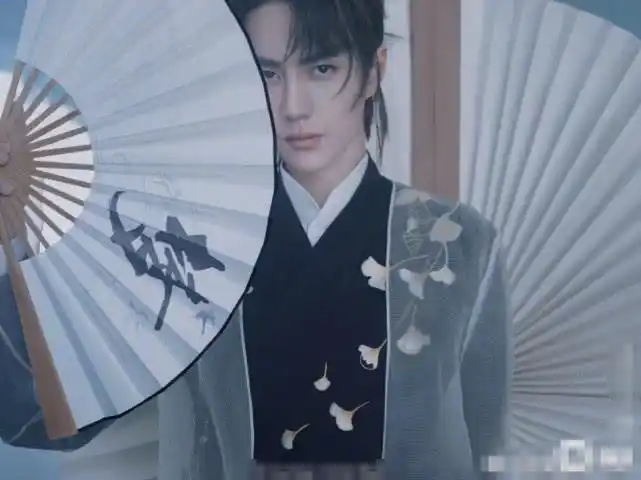 陈漫晒出王一博国风大片,扎高马尾颜值太能打,时尚表现力如何?