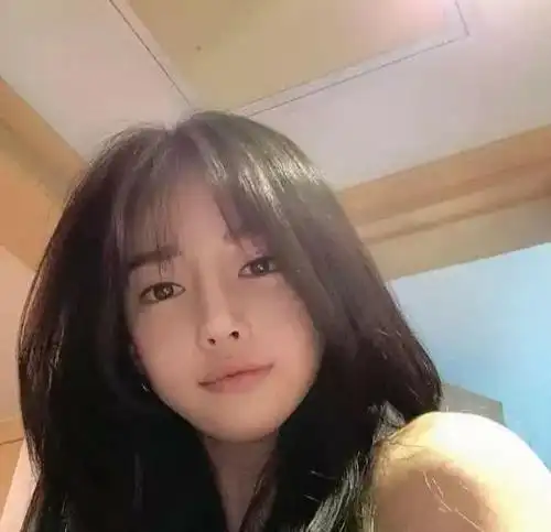 抖音潘南奎花600万整成baby,看她整前的样子,你这是抽风了?