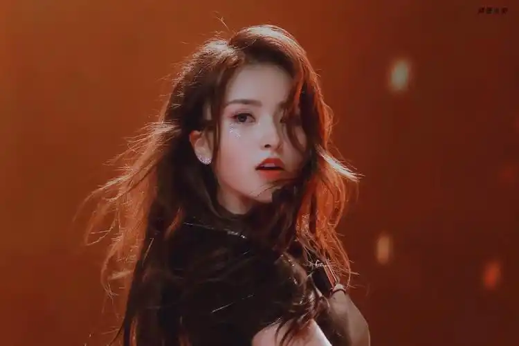 青春有你2 金子涵《mama》 - 堆糖,美图壁纸兴趣社区