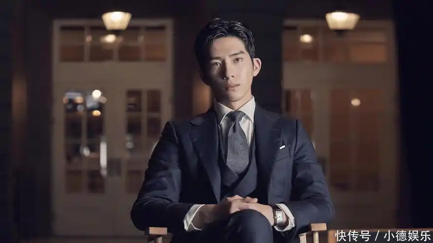 他未满月就被爸妈抛弃,奶奶一人抚养他成影帝,如今人红奶奶却不在了