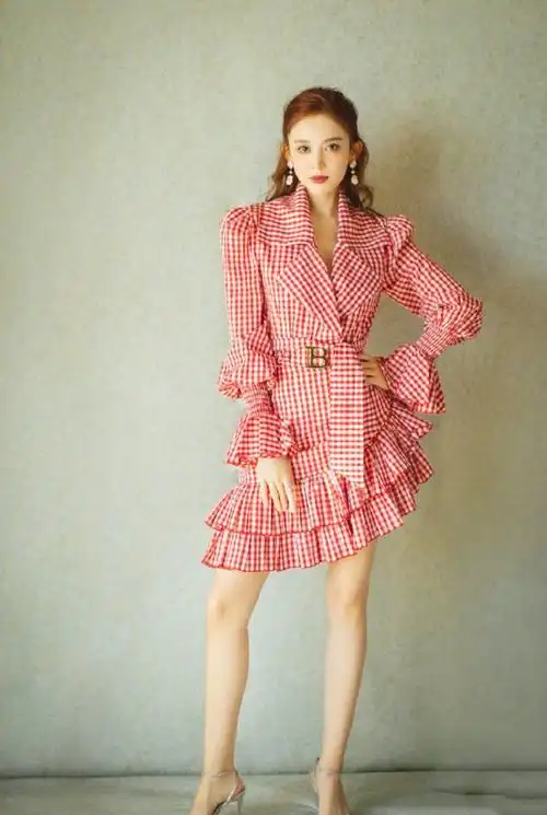 古力娜扎这气质不得了老土格纹裙穿出高贵感一般人难驾驭