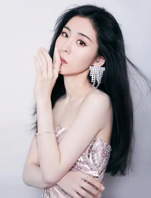 张碧晨小姐姐是不是很美呀?