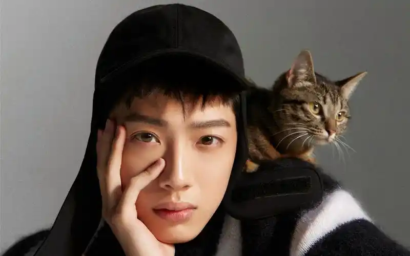 赖冠霖慵懒帅气写真图片桌面壁纸 - tt98图片网