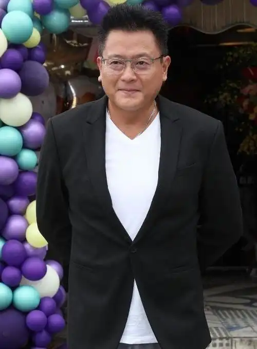 52岁魏骏杰近照曝光身宽体胖脖子粗现复出幕前想演变态角色