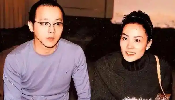 高原从不后悔从王菲手中抢走窦唯,离婚19年,余生与女儿相依为命_生活