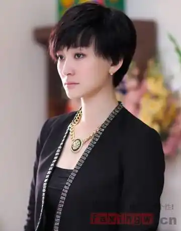 《大丈夫》李小冉干练短发发型盘点(组图)