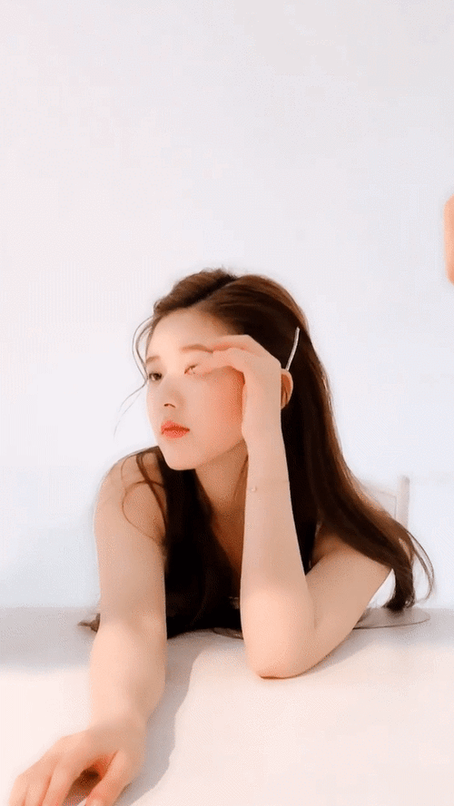 蒋依依古装艳压女主惹纷争赵露思素颜长这样还说没有女主相