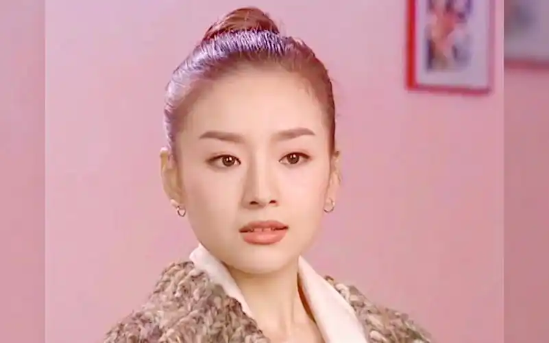 这么贴头皮的发型都能这么好看,抛开别的不说,董洁的颜值是真的绝