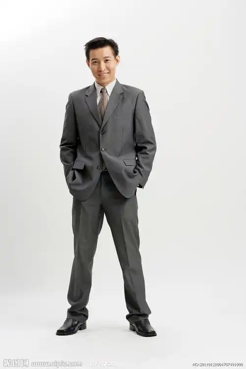 西装革履的帅哥