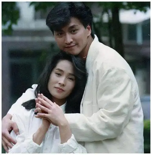 后来何家劲被传出一心虔诚,有可能遁入空门,在清规戒律的约束下似乎是