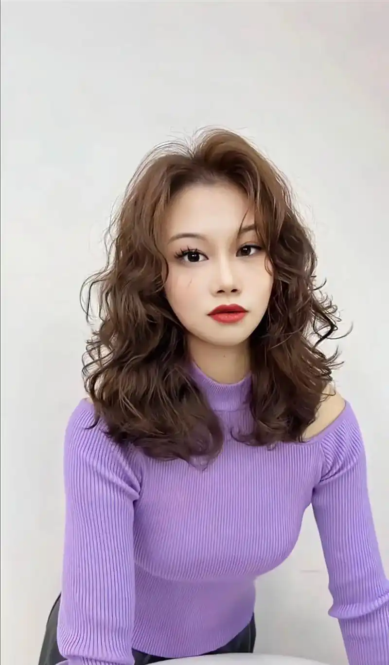 女士发型.#美发热门话题 女生中长发怎么烫好看呢?法式浪漫卷 - 抖音