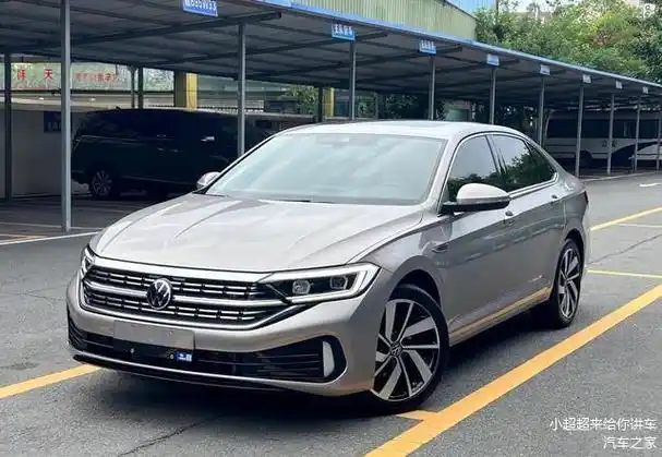 售价989万元起15t动力大空间高配置大众速腾真是香